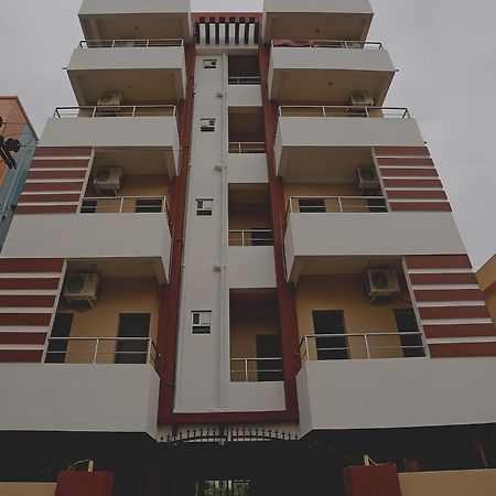 Oyo 17276 The Maple Tree Hotels Bhubaneswar Bagian luar foto