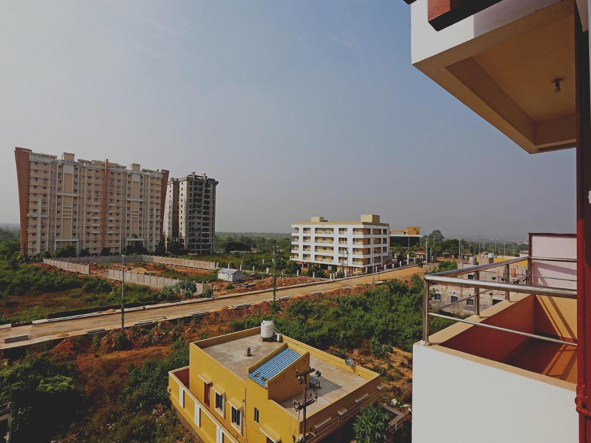 Oyo 17276 The Maple Tree Hotels Bhubaneswar Bagian luar foto