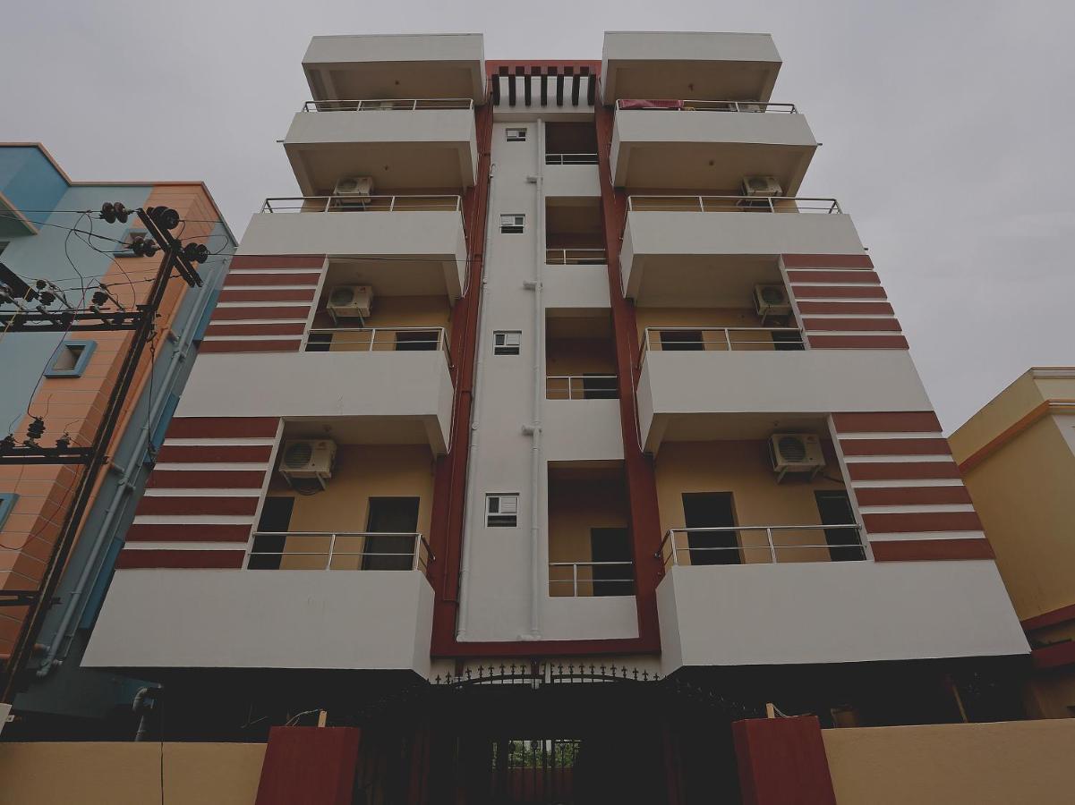 Oyo 17276 The Maple Tree Hotels Bhubaneswar Bagian luar foto