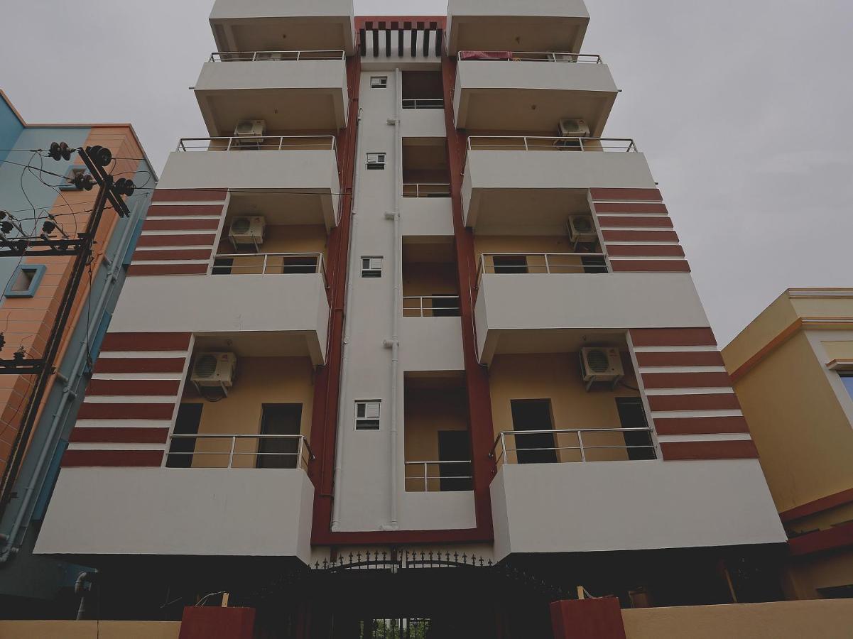Oyo 17276 The Maple Tree Hotels Bhubaneswar Bagian luar foto