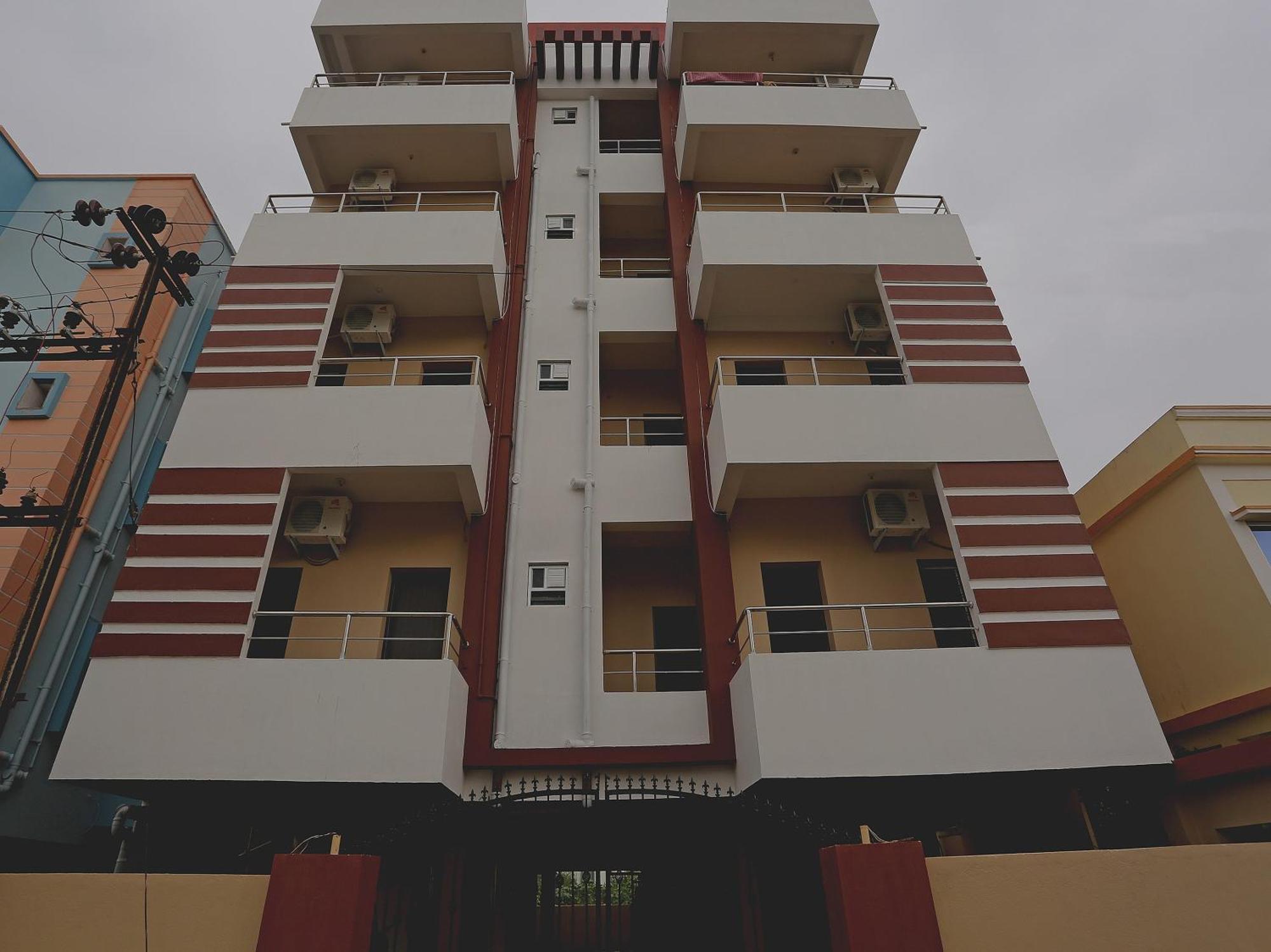 Oyo 17276 The Maple Tree Hotels Bhubaneswar Bagian luar foto