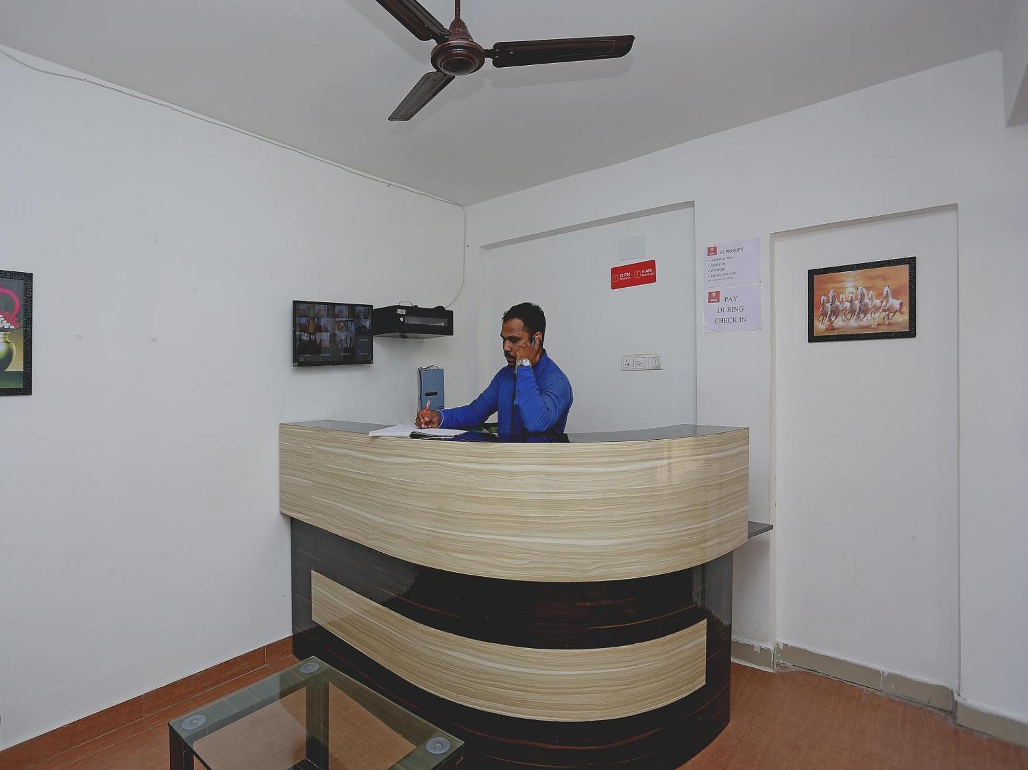 Oyo 17276 The Maple Tree Hotels Bhubaneswar Bagian luar foto