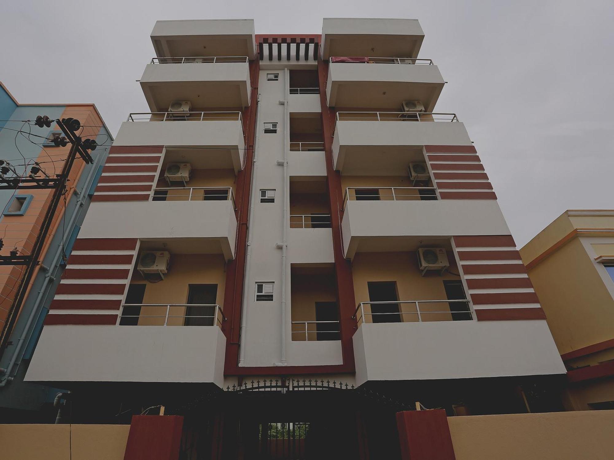 Oyo 17276 The Maple Tree Hotels Bhubaneswar Bagian luar foto
