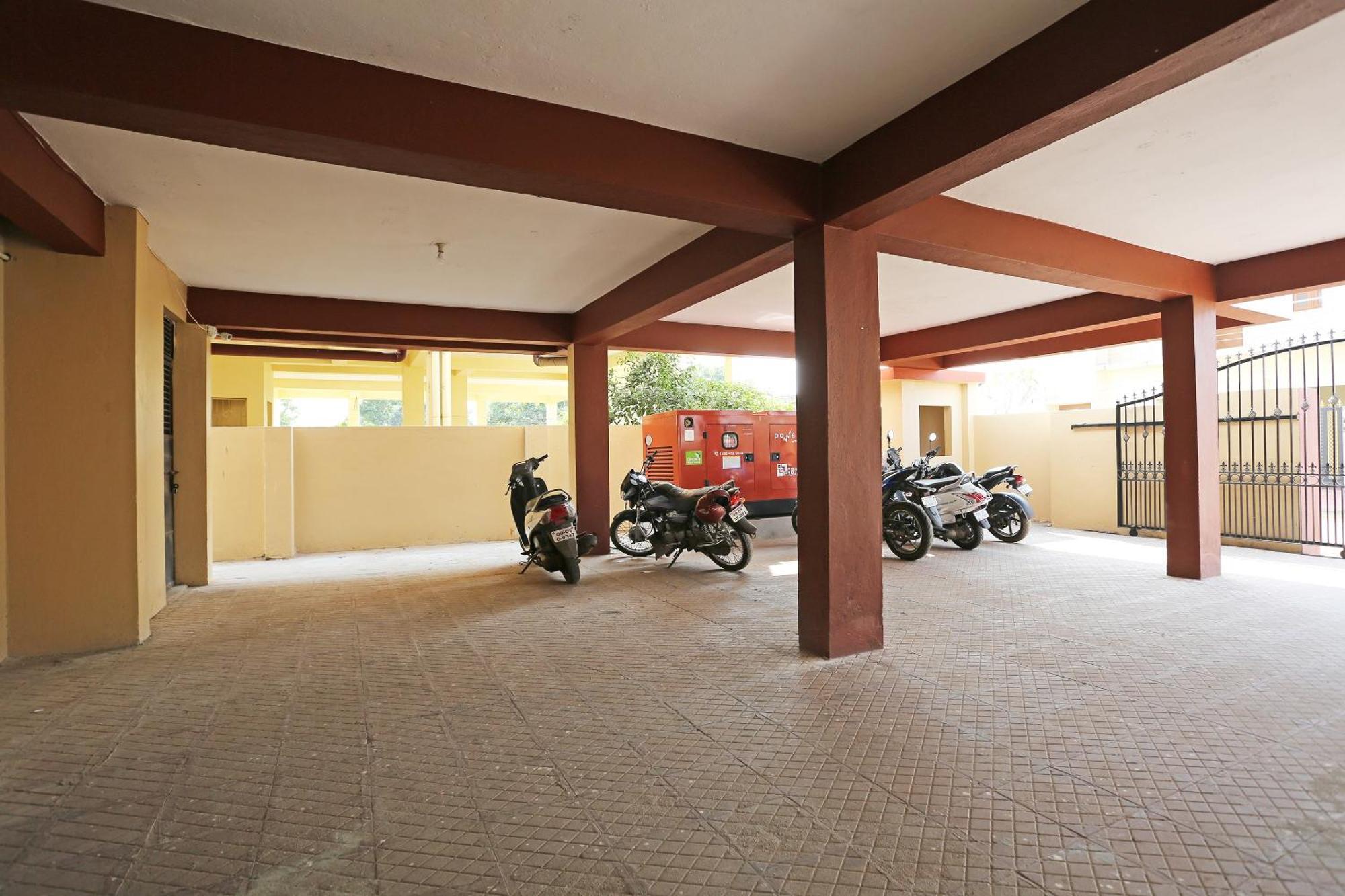 Oyo 17276 The Maple Tree Hotels Bhubaneswar Bagian luar foto